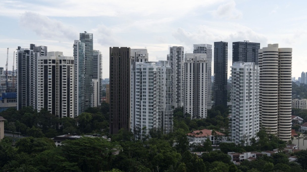 BC-Singapore-Home-Sales-Drop-for-Second-Month-Amid-New-Virus-Curbs