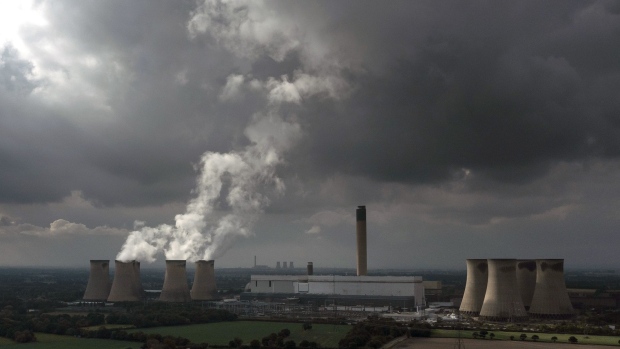 DRAX, ENGLAND - OCTOBER 09: A general view of Drax Group Plc's Coal fired power station on October 09, 2021 in Drax, England. Drax had been penned for closing down production from it's coal powered generators, but could see those plans delayed to help supplement the ongoing decline in energy production from depleting natural gas sources. (Photo by Dan Kitwood/Getty Images) Photographer: Dan Kitwood/Getty Images Europe
