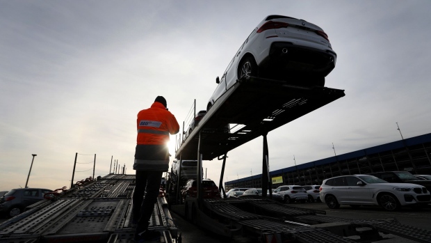 BC-Europe’s-Carmakers-Warn-2022-Output-Will-Fall-Short-of-Demand