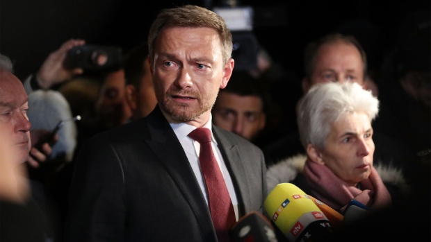 BERLIN, GERMANY - NOVEMBER 19: Christian Lindner, head of the Free Democratic Party (FDP), gives a statement to the media following troubled preliminary coalition talks at the Baden-Wuerttemberg state representation on November 19, 2017 in Berlin, Germany. The German Christian Democrats (CDU), its sister party the Bavarian Christian Democrats (CSU), the Free Democratic Party (FDP) and the Greens Party (Buendnis 90/Die Gruenen) have been slogging through three weeks of talks that have been characterized by a reluctance for compromise on certain key issues, making the outcome uncertain. (Photo by Sean Gallup/Getty Images)