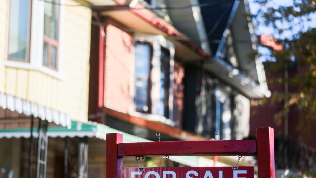 ‘Gran aumento’ en casas que se retiran del mercado de Toronto: corredor