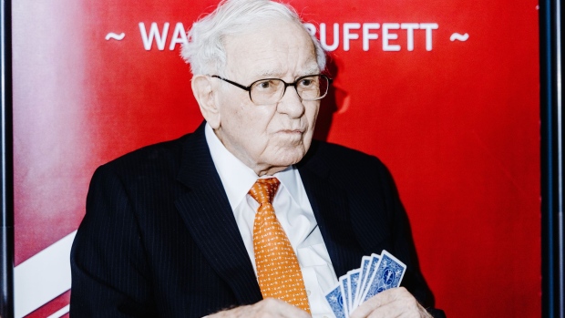 Warren Buffet, chairman and chief executive officer of Berkshire Hathaway Inc., plays bridge at an event on the sidelines of the Berkshire Hathaway annual shareholders meeting meeting in Omaha, Nebraska, U.S., on Sunday, May 6, 2019. The annual shareholders' meeting doubles as a showcase for Berkshire's dozens of businesses and a platform for its billionaire chairman and CEO to share his investing philosophy with thousands of fans. Photographer: Houston Cofield/Bloomberg