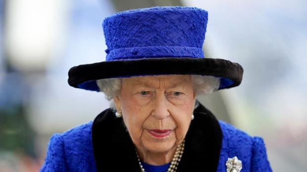 ASCOT, ENGLAND - OCTOBER 16: Queen Elizabet II during the Qipco British Champions Day at Ascot Racecourse on October 16, 2021 in Ascot, England. (Photo by Alan Crowhurst/Getty Images)