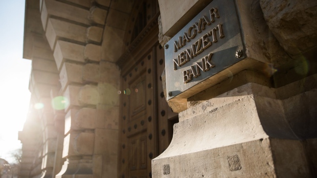 The Hungarian central bank, also known as Magyar Nemzeti Bank, stands in Budapest, Hungary, on Tuesday, March 26, 2019. Hungary's central bank took its first step to unwind monetary stimulus since 2011, the start of tightening by one of Europe's most enduring proponents of loose policy. Photographer: Akos Stiller/Bloomberg