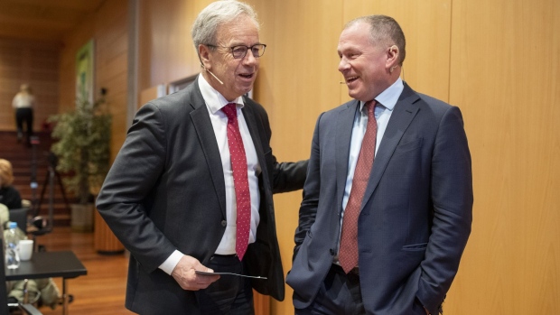 Nicolai Tangen, chief executive officer of Norges Bank Investment Management, right, and Oystein Olsen, governor of Norway's central bank, before a news conference presenting the annual results of the sovereign wealth fund in Oslo, Norway, on Thursday, Jan. 27, 2022. Norway's $1.3 trillion sovereign wealth fund, the world’s biggest, returned 14.5% in 2021, equivalent to about $176 billion, after stocks rose.