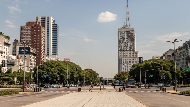 A nearly deserted sidewalk on 9 de julio avenue during a heatwave in Buenos Aires, Argentina, on Tuesday, Jan. 11, 2022. Argentina’s key agriculture areas saw intense and prolonged heat, coupled with little or no rain, through Jan. 12.