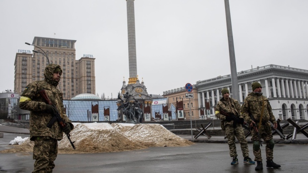 Members of Ukraine's Territorial Defense stand guard in Independence Square in Kyiv, on March 3. Photographer: Erin Trieb/Bloomberg