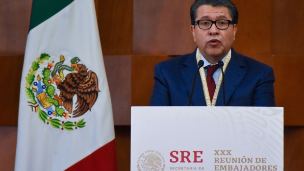 Líder del Senado de México quiere que los bancos otorguen préstamos baratos para la recuperación