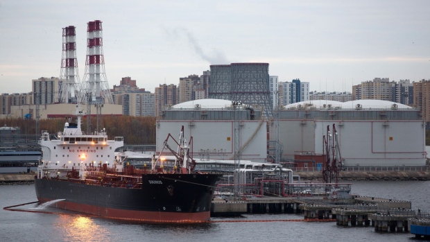 Oil tanker MS Sikinov, operated by Sikinos II Shipping Corp, refuels at a fuel storage facility at the Big Port of Saint-Petersburg in Saint Petersburg, Russia, on Monday, Oct. 17, 2016. Oil tanker rates jumped to a four month high as traders booked the most cargoes for the time of year on record, offering signs that Middle East producers could be adding barrels to the market just before OPEC embarks on its deepest output cuts in eight years. Photographer: Andrey Rudakov/Bloomberg