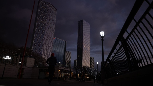 Skyscrapers in the Canary Wharf business, financial and shopping district in London, U.K., on Friday, Dec. 11, 2020. The number of workers in the City of London is the highest since the first national lockdown in March, the latest sign that more employees are spurning government advice for Londoners to work from home if possible. Photographer: Simon Dawson/Bloomberg