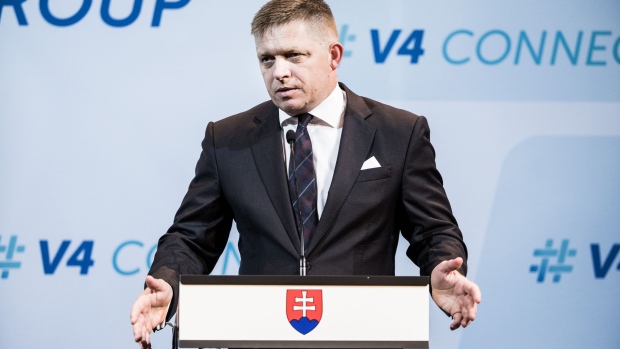 Photo of Slovenský populista Figo sa snaží o návrat k moci referendovým tlakom