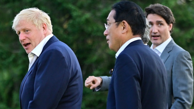 Boris Johnson and Fumio Kishida at Schloss Elmau on June 26.