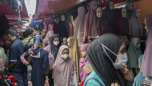 Shoppers in Jakarta, Indonesia. Photographer: Rony Zakaria/Bloomberg