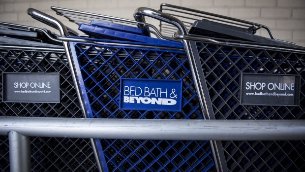 Shopping carts sit outside of a Bed Bath & Beyond Inc. store in Norridge, Illinois, U.S., on Saturday, Dec. 16, 2017. Bed Bath & Beyond is scheduled to release earnings figures on December 20. Photographer: Christopher Dilts/Bloomberg