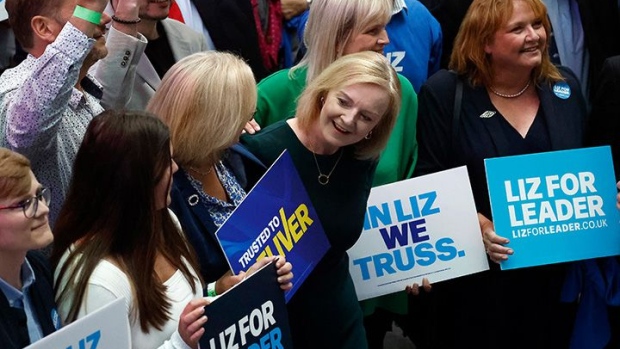 PERTH, SCOTLAND - AUGUST 16: Liz Truss meets with supporters before the conservative leadership hustings on August 16, 2022 in Perth, Scotland. Foreign Secretary, Liz Truss and former Chancellor Rishi Sunak are vying to become the new leader of the Conservative Party and the UK's next Prime Minister. (Photo by Jeff J Mitchell/Getty Images)