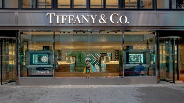 A Tiffany & Co. store on Fifth Avenue in New York, U.S., on Tuesday, March 30, 2021. Not long ago, major fashion brands were willing to pay ballooning rents just to have a store on Manhattan's Fifth Avenue but now the world-famous shopping strip has transformed into a battleground between landlords and tenants seeking a way out of pricey leases. Photographer: Amir Hamja/Bloomberg