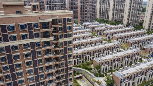 Country Garden Holdings Co.'s Fengming Haishang residential development in Shanghai, China, on Tuesday, July 12, 2022. Moody’s Investors Service lowered Country Garden Holdings Co. from investment-grade territory, the latest sign of how sentiment has soured for private-sector Chinese developers during the industry’s cash crunch and sales slump. Photographer: Qilai Shen/Bloomberg