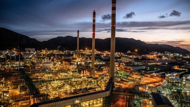 A Repsol oil refinery in Cartagena, Spain. Photographer: Angel Garcia/Bloomberg