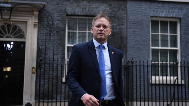 Grant Shapps, UK business secretary, leaves 10 Downing Street after attending a Cabinet meeting in London, UK, on Wednesday, Oct. 26, 2022. UK Prime Minister Rishi Sunak may delay an economic plan scheduled for Oct. 31 to give him time to square it with his agenda, Foreign Secretary James Cleverly said.