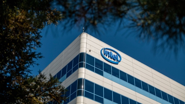 Intel headquarters in Santa Clara, California, U.S., on Wednesday, Jan. 20, 2021. Investors want to know if the world's largest chipmaker will outsource more production when Intel Corp. reports results Thursday. Photographer: David Paul Morris/Bloomberg