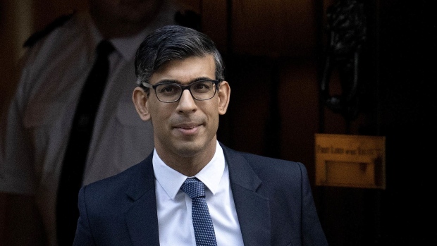 LONDON, ENGLAND - FEBRUARY 01: Britain's Prime Minister, Rishi Sunak, leaves 10, Downing Street to attend Prime Minster's Questions at the House of Commons on February 1, 2023 in London, England. (Photo by Carl Court/Getty Images)