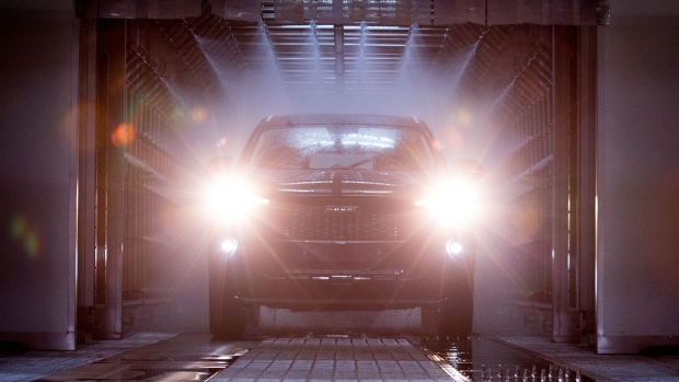 A Haval F7 crossover sport utility vehicle (SUV) drives through a spray machine during a rain simulation test on the assembly line inside the Haval automobile plant, operated by Great Wall Motor Co. Ltd., at the Uzlovaya industrial park, near Tula, Russia, on Monday, Aug. 12, 2019. Incomes in Russia have fallen for five straight years because of the persistently low price of oil, Russia’s main export, and the grinding impact of U.S. and European Union sanctions imposed over Crimea. Photographer: Andrey Rudakov/Bloomberg