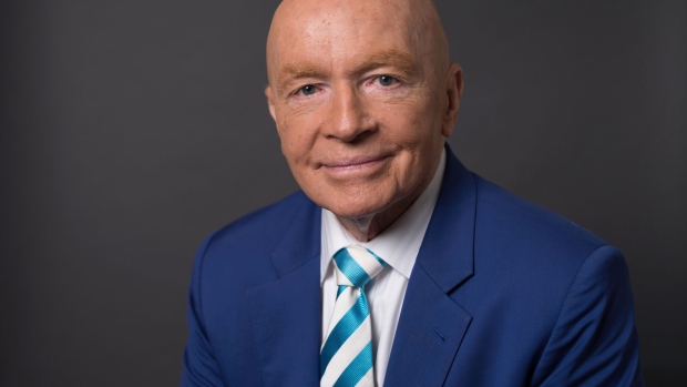 Mark Mobius, executive chairman of Templeton Emerging Markets Group, poses for a photograph following a Bloomberg Television interview in Hong Kong, China, on Friday, Jan. 26, 2018. Emerging-market equities will climb to a new high this year amid stronger currencies and higher commodity prices, Mobius said in his final interview before retiring next week. Photographer: Justin Chin/Bloomberg
