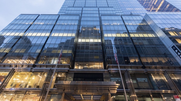 The Signature Bank headquarters at 565 Fifth Avenue in New York, US, on Sunday, March 12, 2023. Signature Bank was closed by New York state financial regulators on Sunday, the US Treasury Department said in a statement.