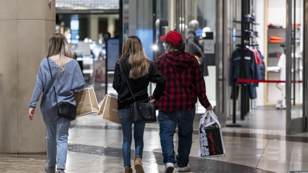 Shoppers at the Westfield San Francisco Centre shopping mall in San Francisco, California. Photographer: David Paul Morris/Bloomberg