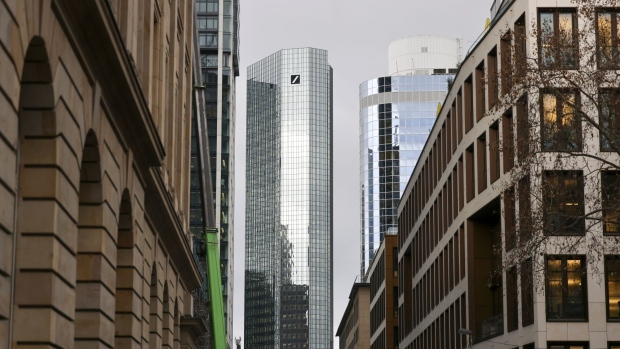 The headquarters of Deutsche Bank AG in Frankfurt. Photographer: Alex Kraus/Bloomberg