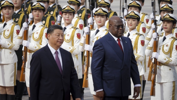 BEIJING, CHINA - MAY 26: Democratic Republic of Congo's President Felix Tshisekedi and Chinese President Xi Jinping attend a welcoming ceremony at the Great Hall of the People on May 26, 2023 in Beijing, China. (Photo by Thomas Peter - Pool/Getty Images)