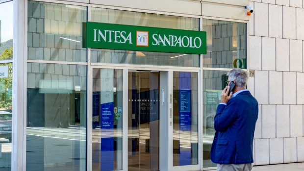 An Intesa Sanpaolo bank branch in Brescia, Italy. Photographer: Francesca Volpi/Bloomberg