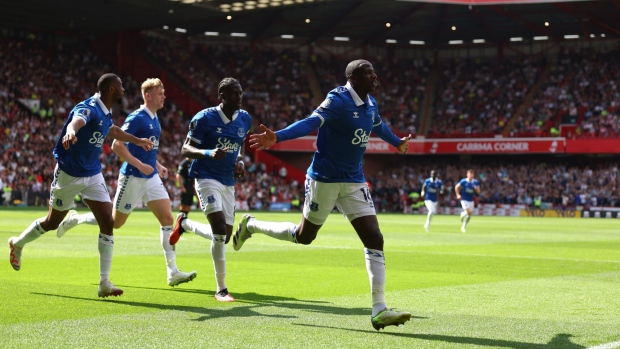 SHEFFIELD, ENGLAND - SEPTEMBER 02: Abdoulaye Doucoure of Everton celebrates after scoring the team's first goal during the Premier League match between Sheffield United and Everton FC at Bramall Lane on September 02, 2023 in Sheffield, England. (Photo by George Wood/Getty Images)