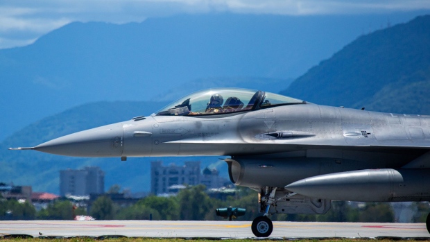 A Taiwanese F-16 fighter jet in Hualien, Taiwan. Photographer: Annabelle Chih/Getty Images