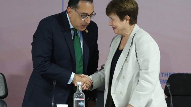 Mostafa Madbouly, Egypt’s prime minister, left, shakes hands with Kristalina Georgieva, managing director of the IMF, at the UN’s annual climate talks in Sharm El-Sheikh last year.