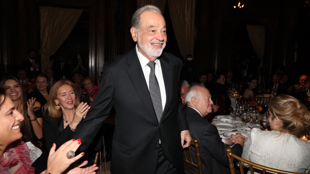 Carlos Slim Photographer: Dia Dipasupil/Getty Images