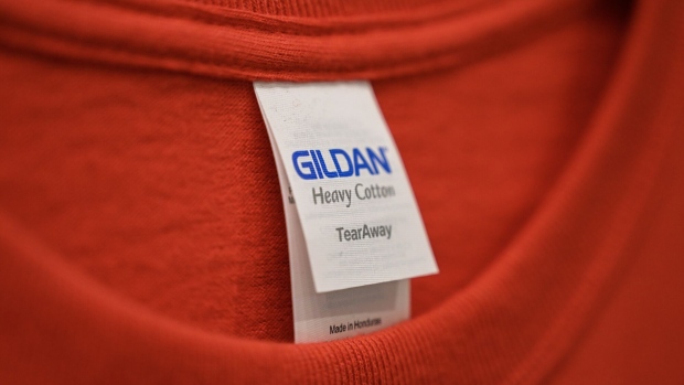 Gildan apparel 