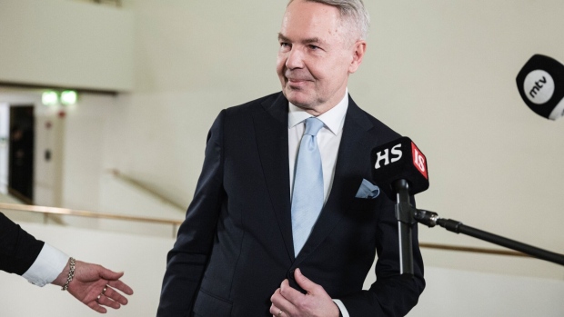 Pekka Haavisto speaks to members of the media following the second round of the presidential election at Helsinki City Hall on Sunday. Photographer: Roni Rekomaa/Bloomberg