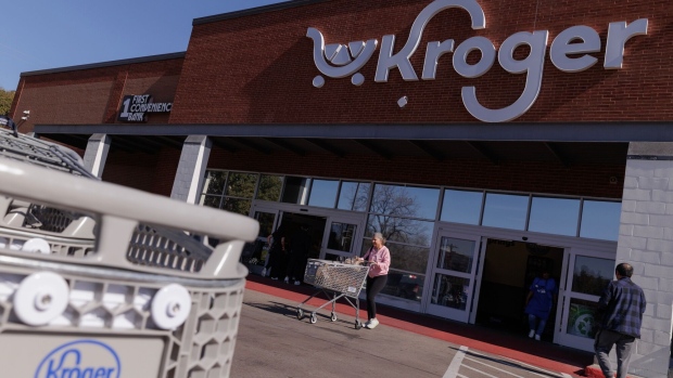 <p>Shoppers at a Kroger grocery store in Dallas, Texas.</p>