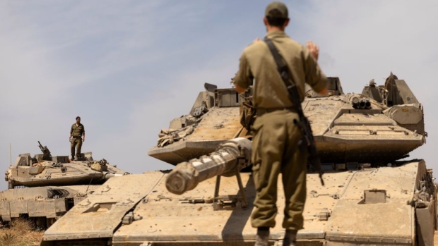 <p>An Israeli tank near the border with the southern part of the Gaza Strip, May 2. </p>