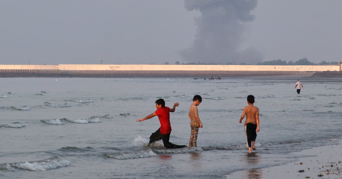 U.S. will blockade Iran in Strait of Hormuz, charge ships