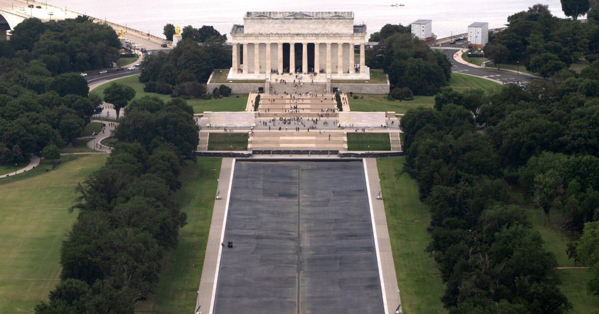 Lincoln Memorial Reflecting Pool named after ‘orange-coloured man’ on ...
