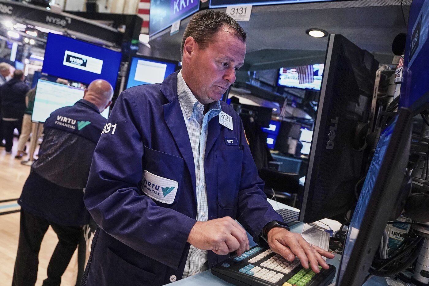 Markets today : U . S . stocks rise after slowing inflation , IBM plunges