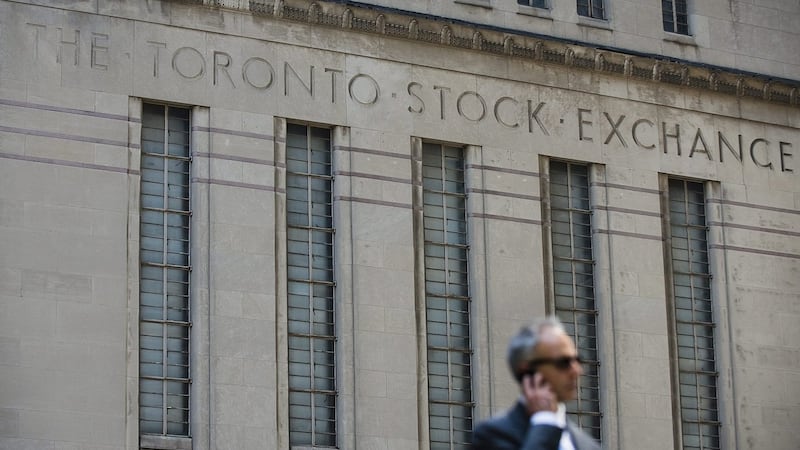 S&P/TSX composite falls more than 250 points, U.S. stock markets also negative