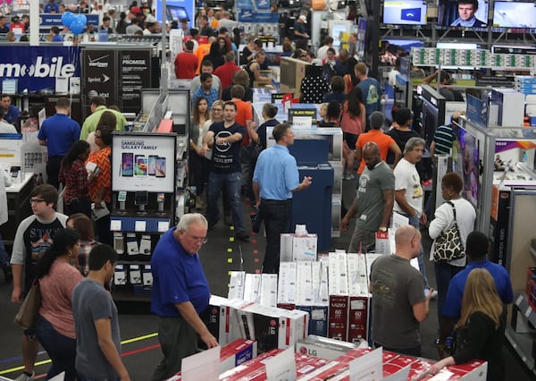 Market Outlook: U.S. retail sales resilience adds to inflation pressure