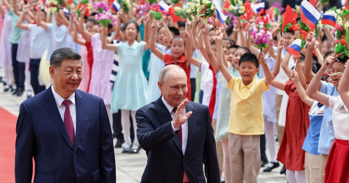 Xi und Putin betonen Freundschaft und Zusammenarbeit bei Besuch in Peking