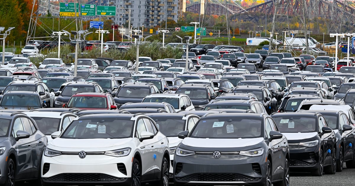 Cars and parts drive retail sales bump in August: StatCan