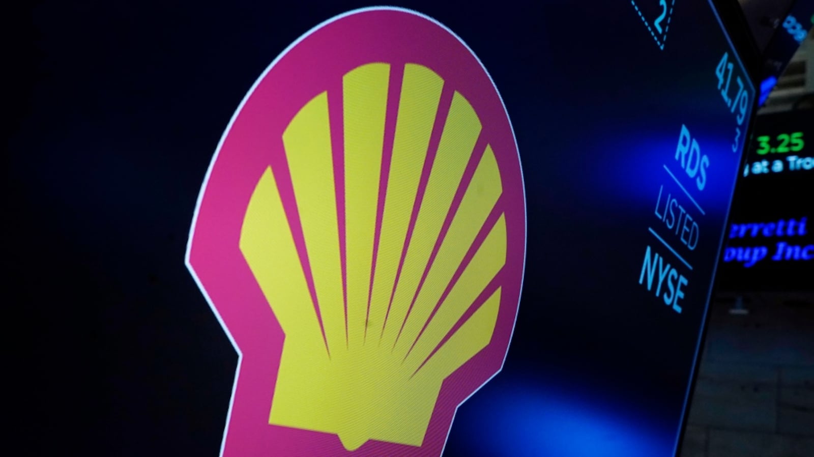 Oil and gas: Shell needs big discovery or deals as oil, gas reserves ...