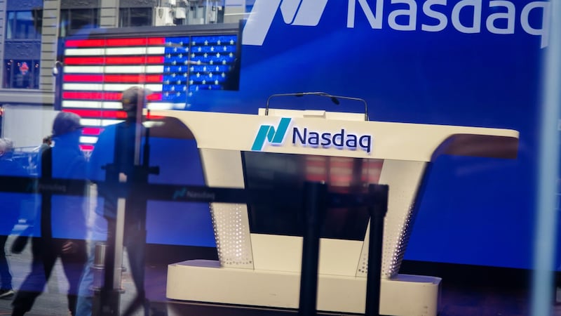Nasdaq ends at record high as U.S. stocks post solid weekly gains