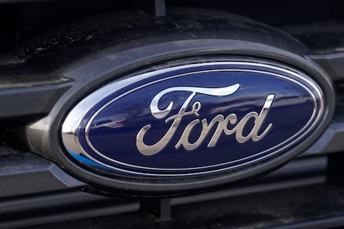 GM, Ford to see U.S. market-share slide, forecaster predicts